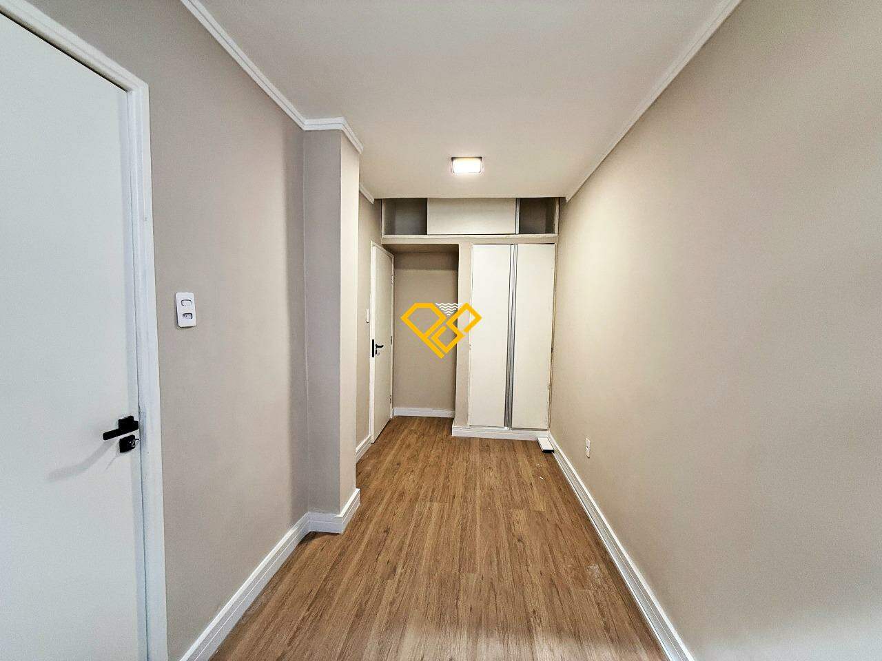 Apartamento à venda no Aparecida: dependência de serviço