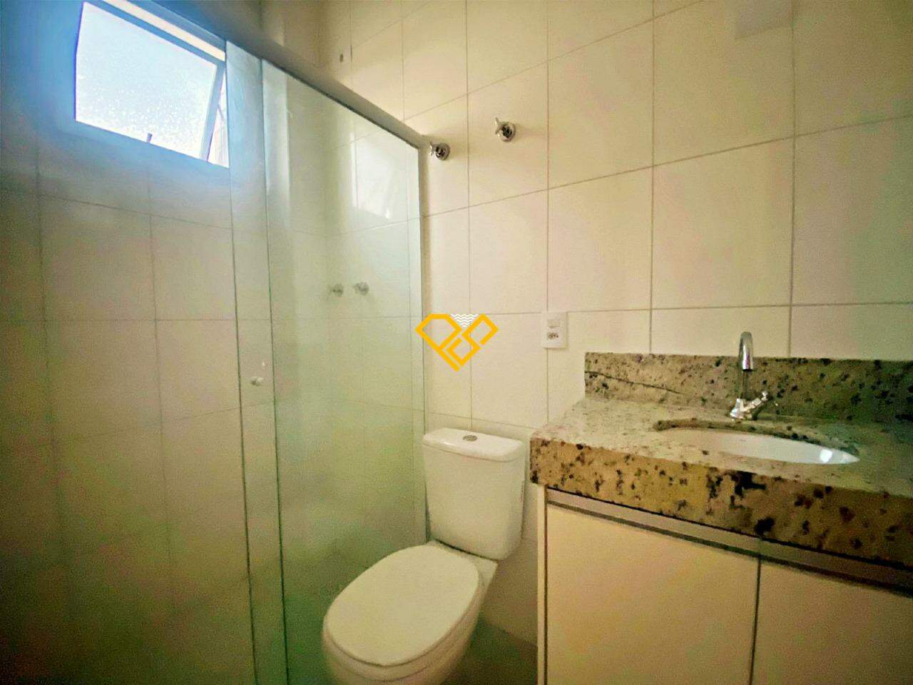 Sobreposta Alta à venda no Ponta da Praia: Wc suíte 1