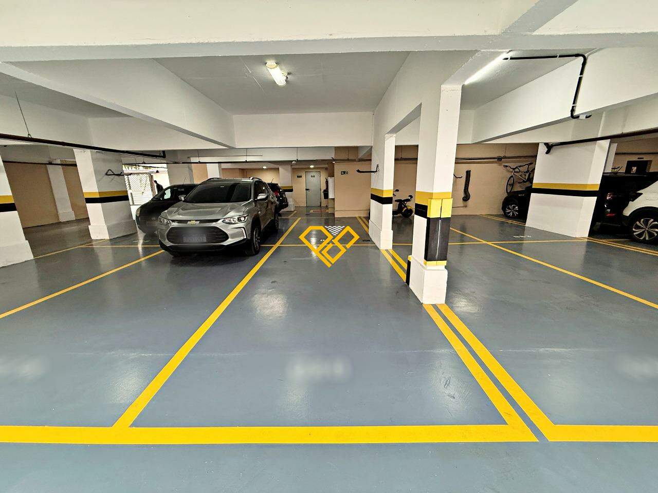 Apartamento à venda no Ponta da Praia: Garagem