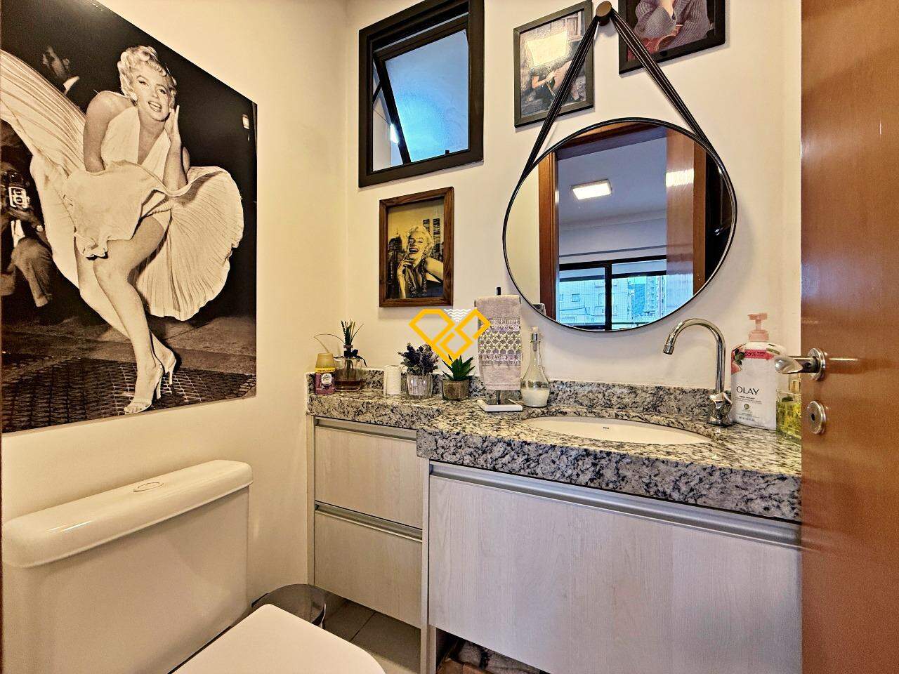 Apartamento à venda no Ponta da Praia: Lavabo