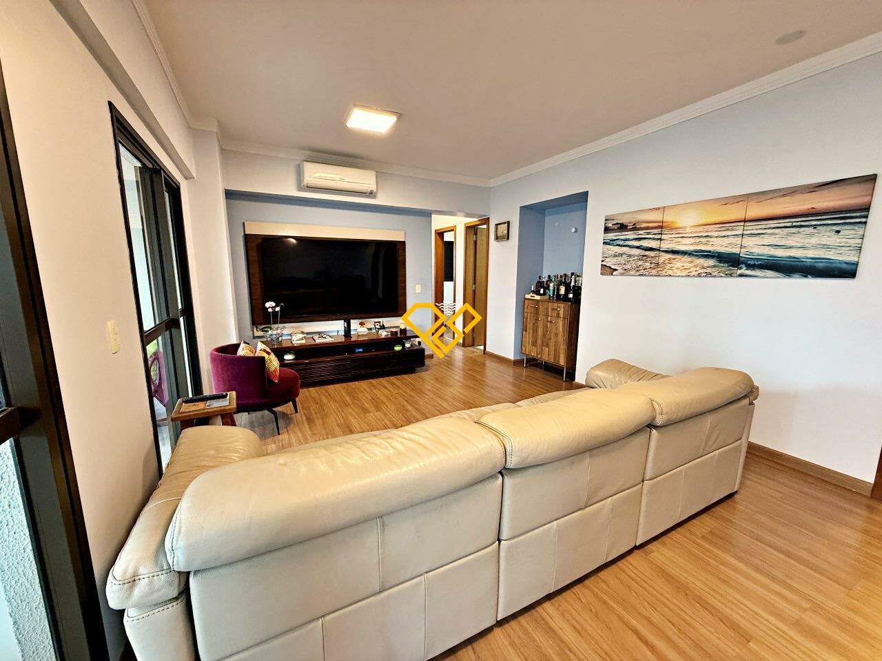 Apartamento à venda no Ponta da Praia: Sala