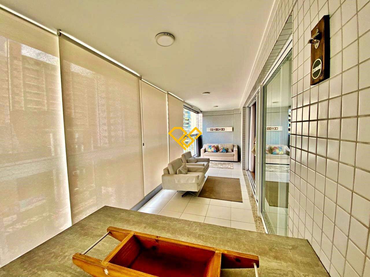 Apartamento à venda no Embaré: Varanda