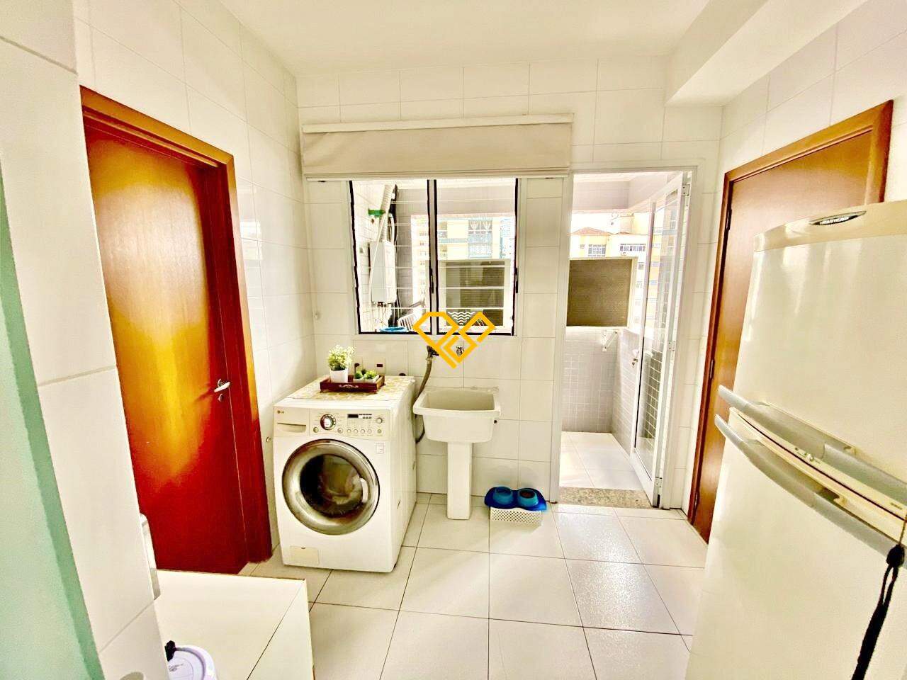 Apartamento para aluguel no Embaré: Área de serviço