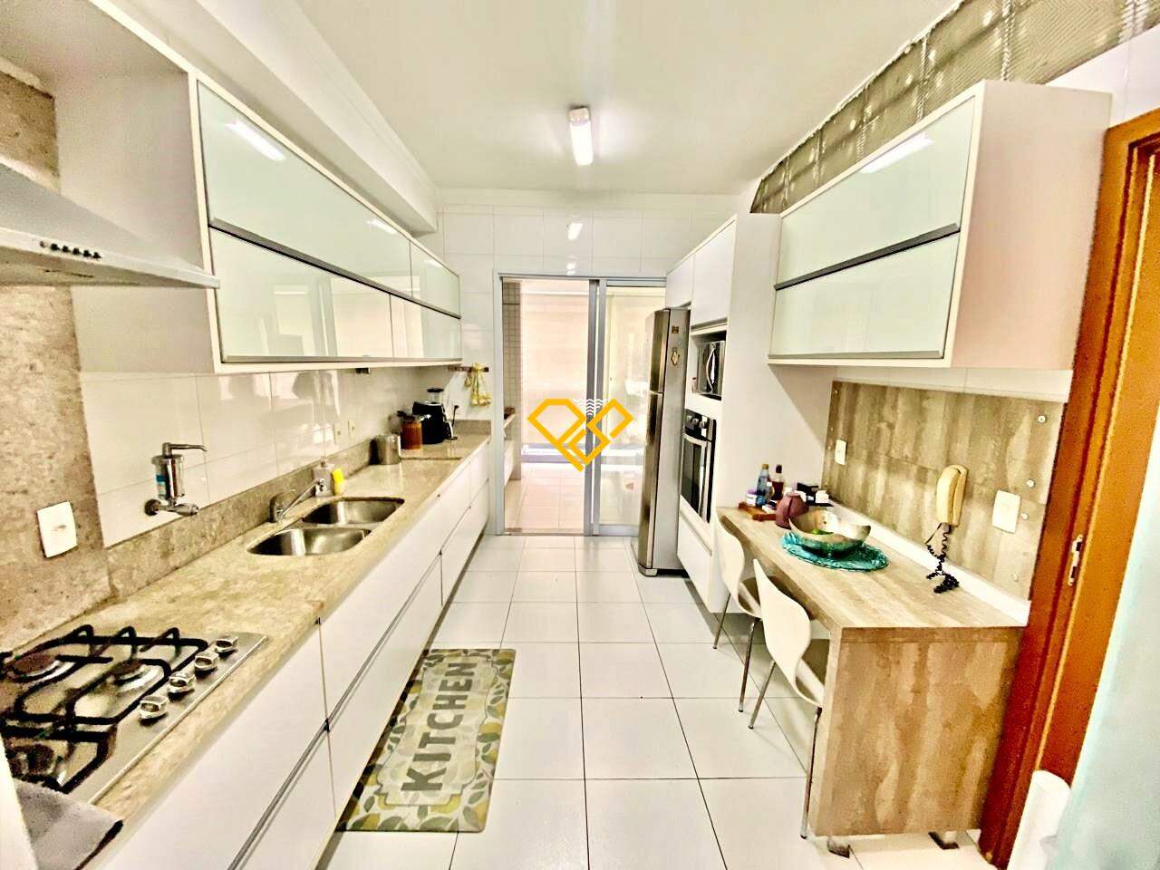 Apartamento para aluguel no Embaré: Cozinha