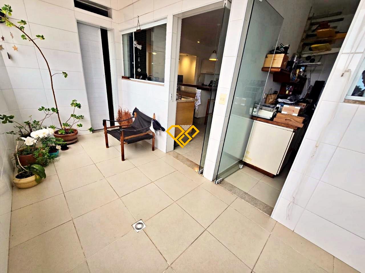 Apartamento à venda no Ponta da Praia: Área de serviço