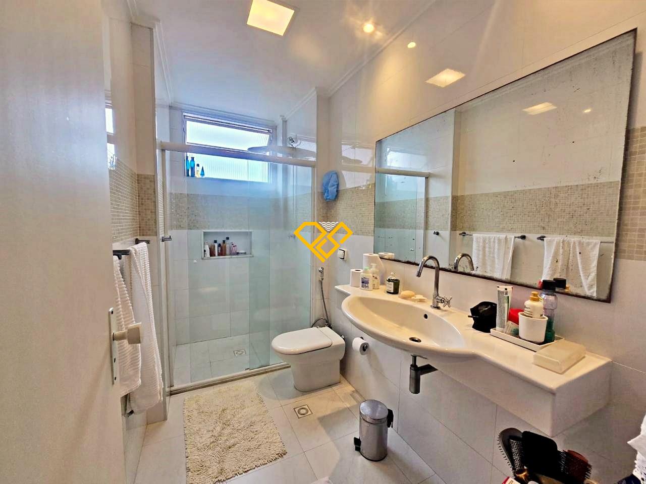 Apartamento à venda no Ponta da Praia: Wc social