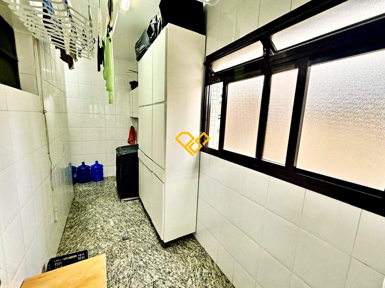 Apartamento à venda no Embaré: Área de serviço