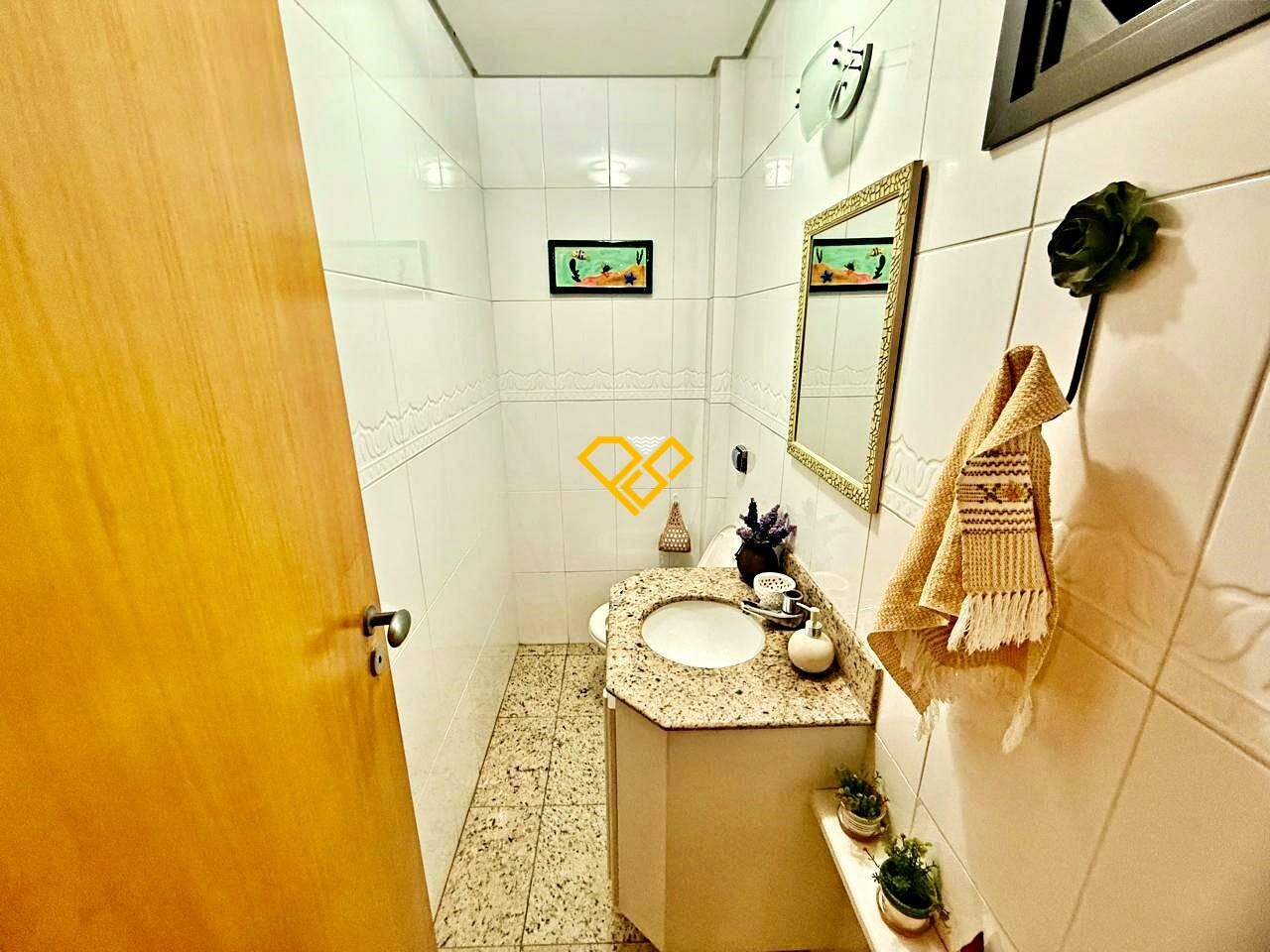 Apartamento à venda no Embaré: Lavabo