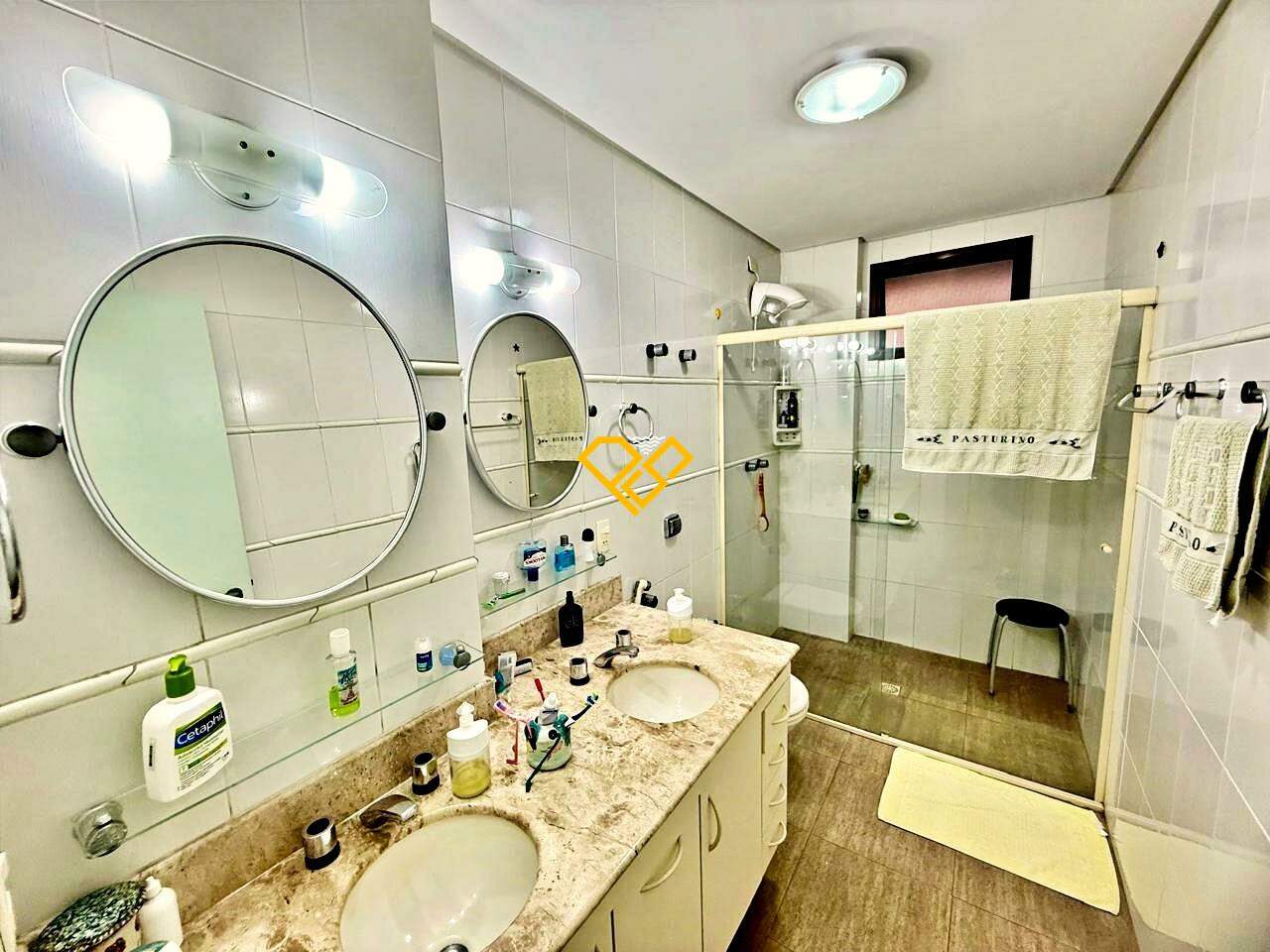 Apartamento à venda no Embaré: Wc  suíte 1 - master