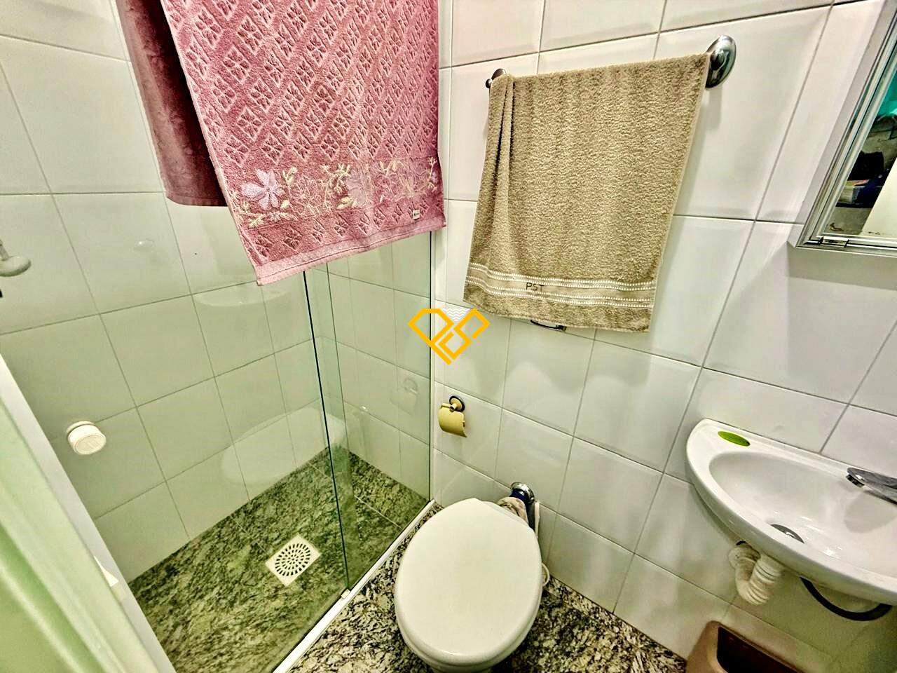 Apartamento à venda no Embaré: Wc de serviço