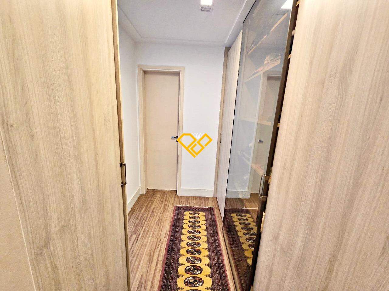 Apartamento à venda no Ponta da Praia: Dormitório 1 - suíte - closet
