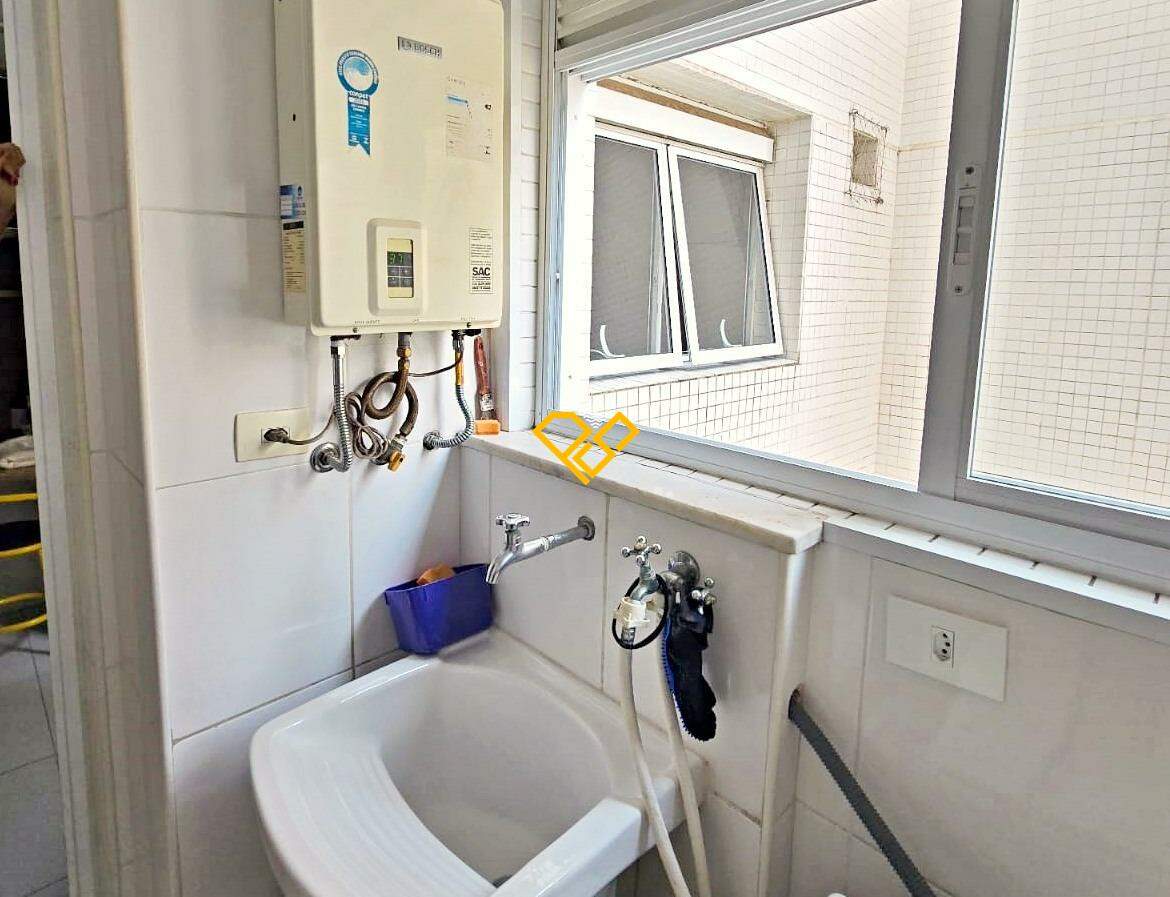 Apartamento à venda no Ponta da Praia: Área de serviço