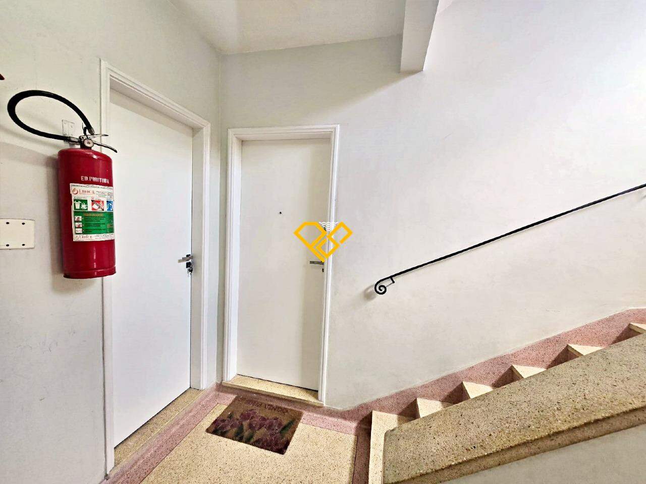 Apartamento à venda no Embaré: Escadaria