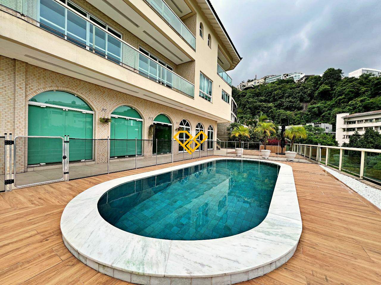 Casa para aluguel no Santa Terezinha: Piscina