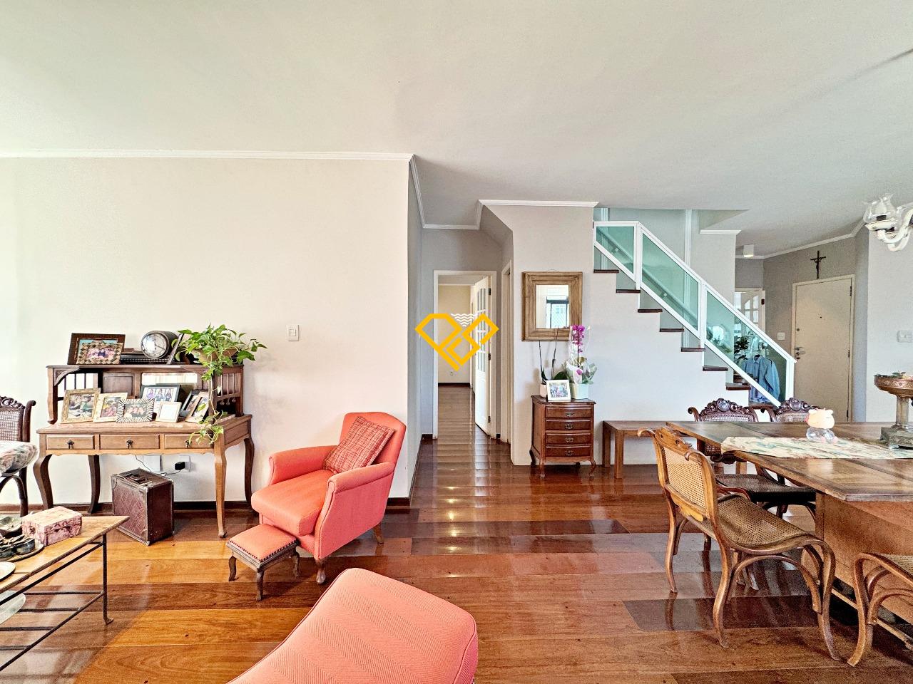 Cobertura à venda no Embaré: Sala 1° andar