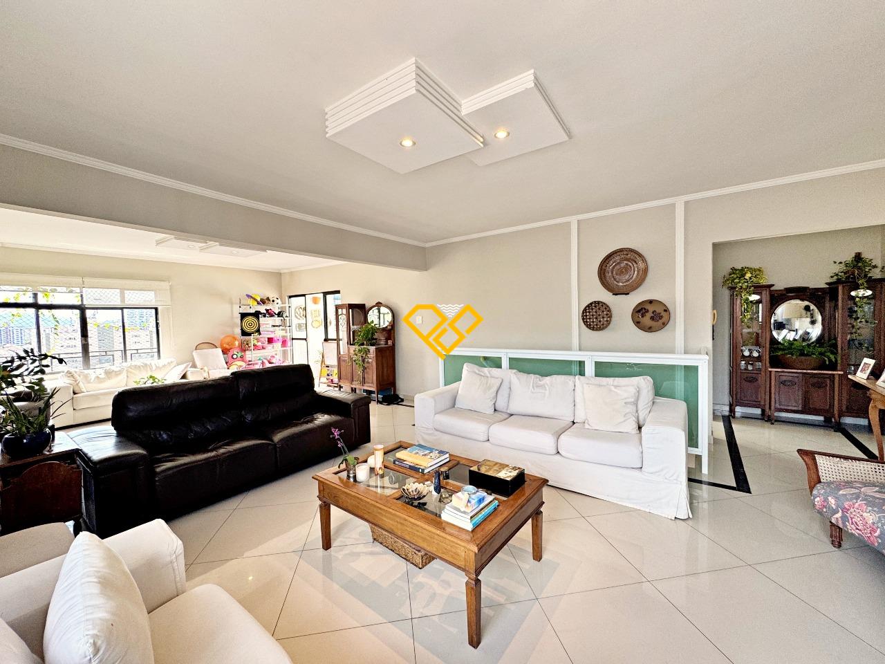 Cobertura à venda no Embaré: Sala 2° piso