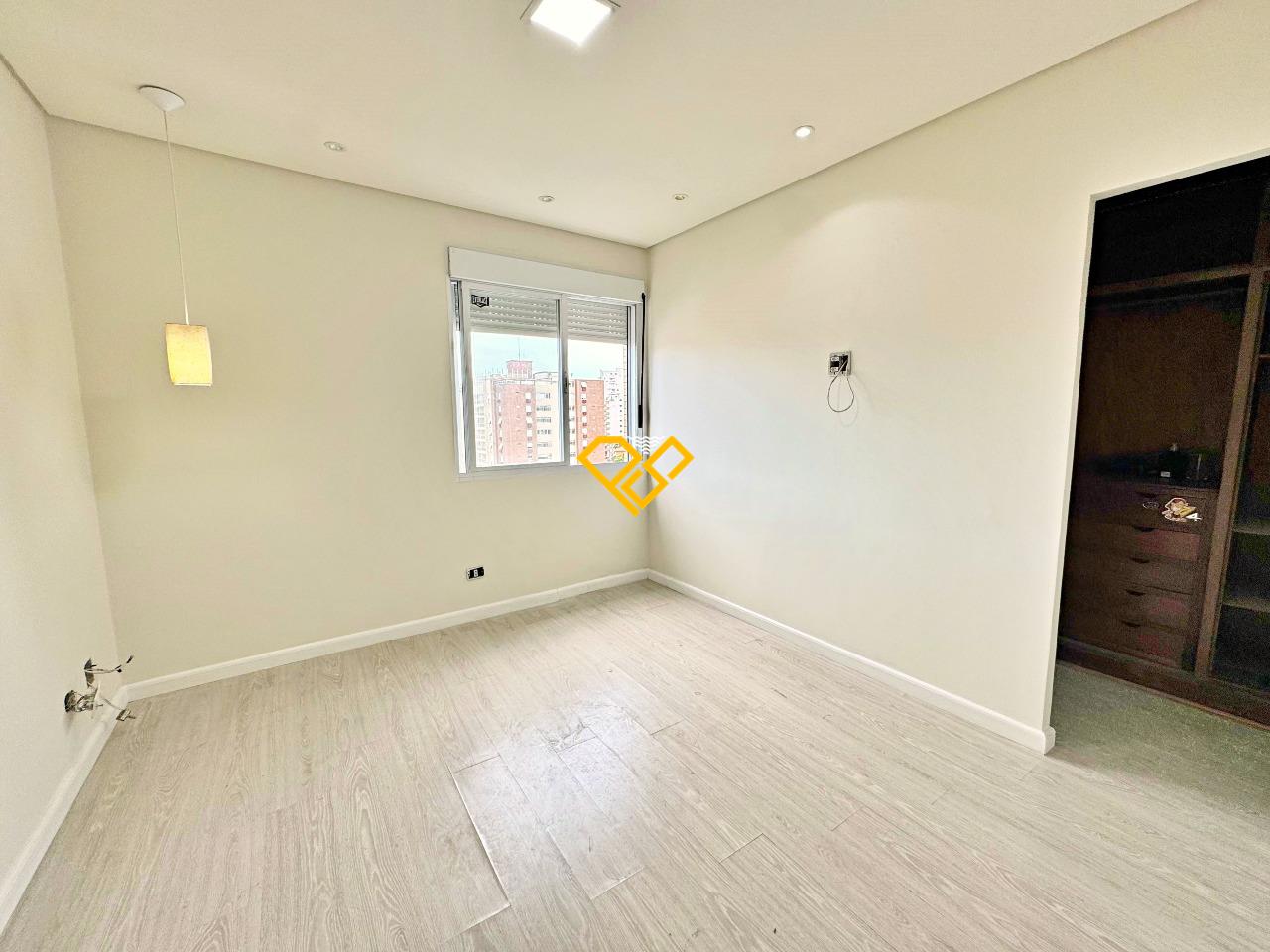 Apartamento para aluguel no Ponta da Praia: Dormitório 2 - closet