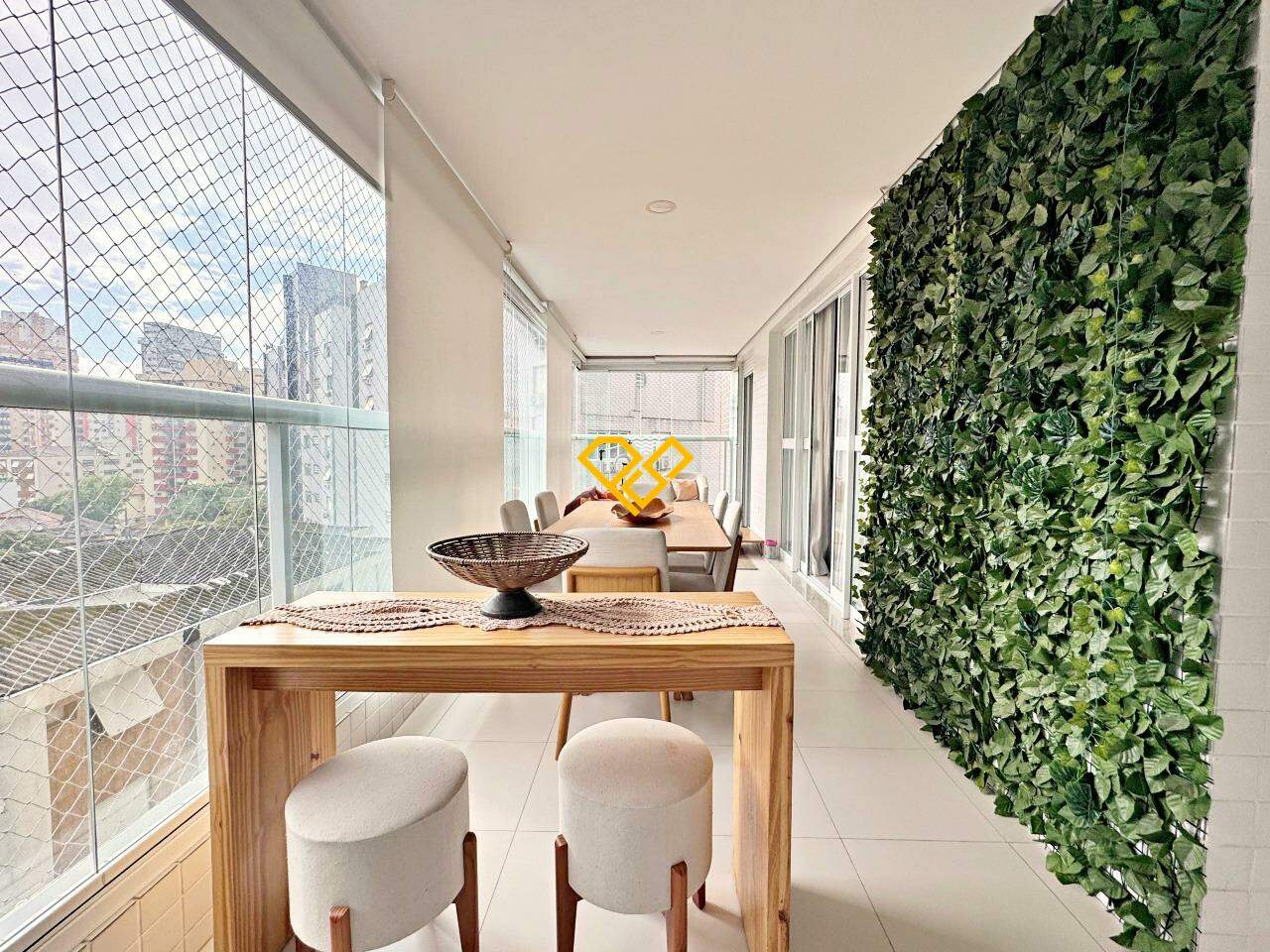 Apartamento à venda no Gonzaga: Varanda com churrasqueira