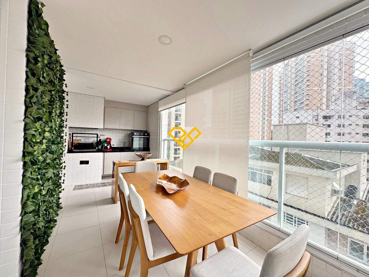 Apartamento à venda no Gonzaga: Varanda com churrasqueira