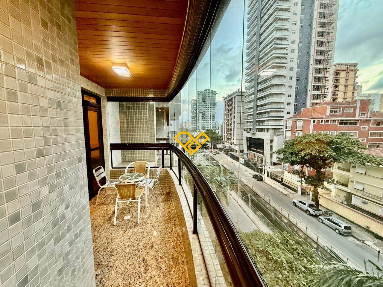 Apartamento à venda no Embaré: Varanda