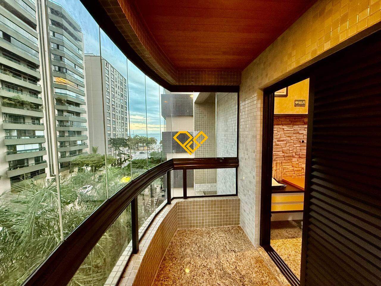 Apartamento à venda no Embaré: Varanda
