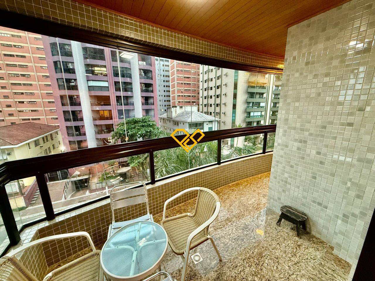 Apartamento à venda no Embaré: Varanda