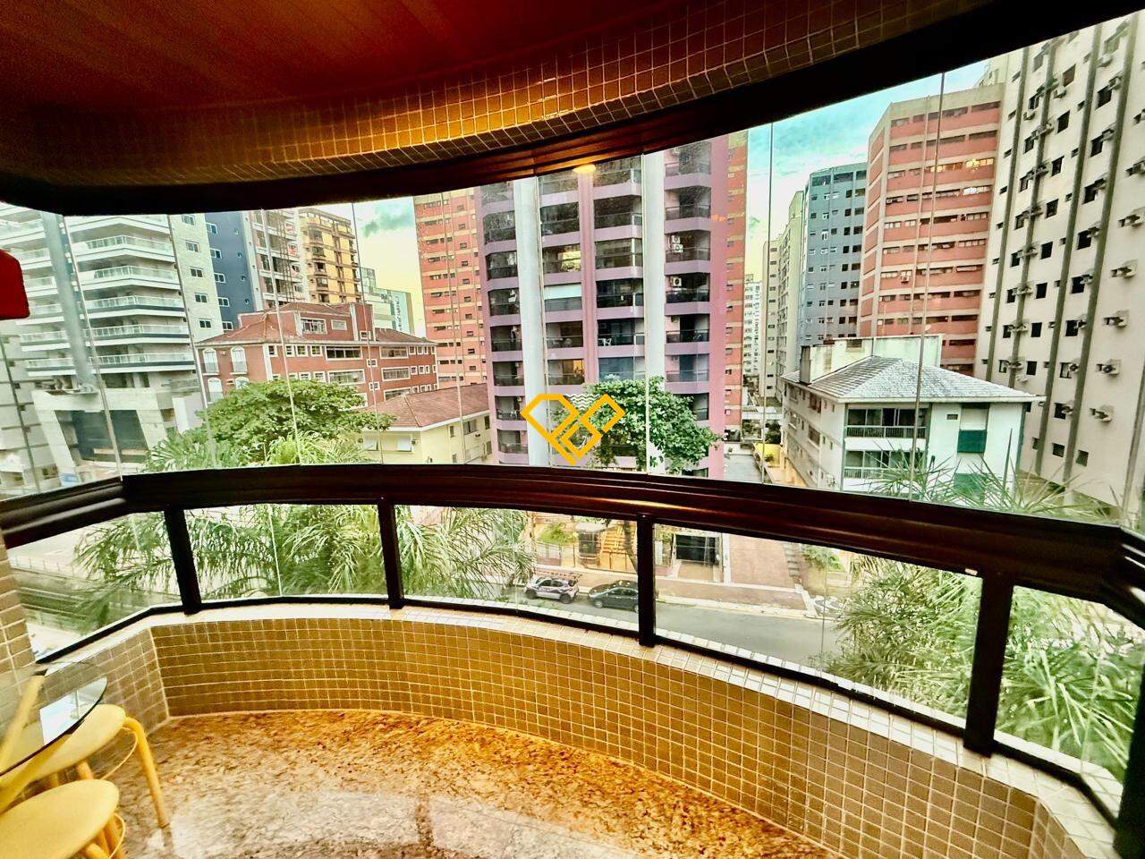 Apartamento à venda no Embaré: Varanda