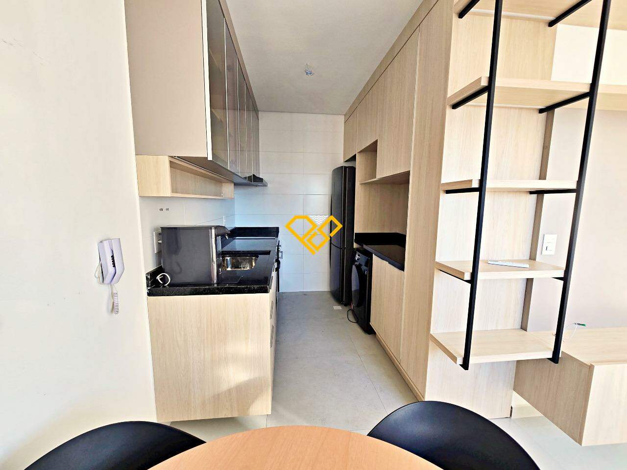 Apartamento à venda no Ponta da Praia: Sala e cozinha