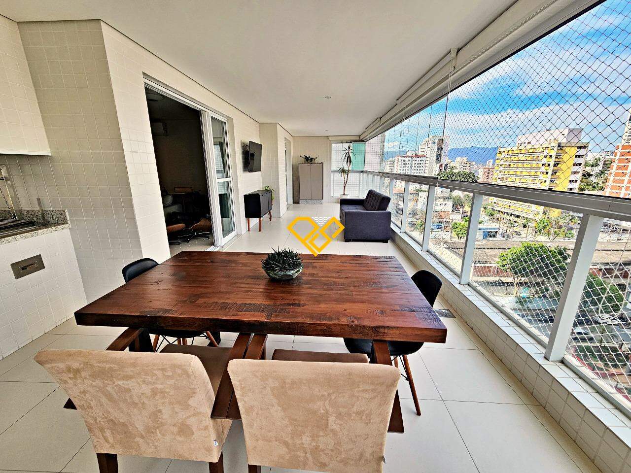 Apartamento à venda no Boqueirão: Varanda com Churrasqueira