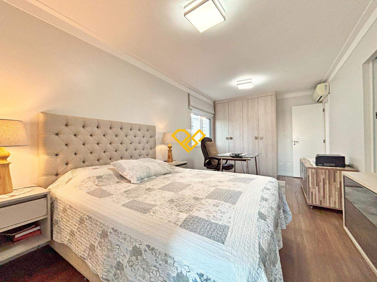 Apartamento à venda no Ponta da Praia: Dormitório 1 - suíte