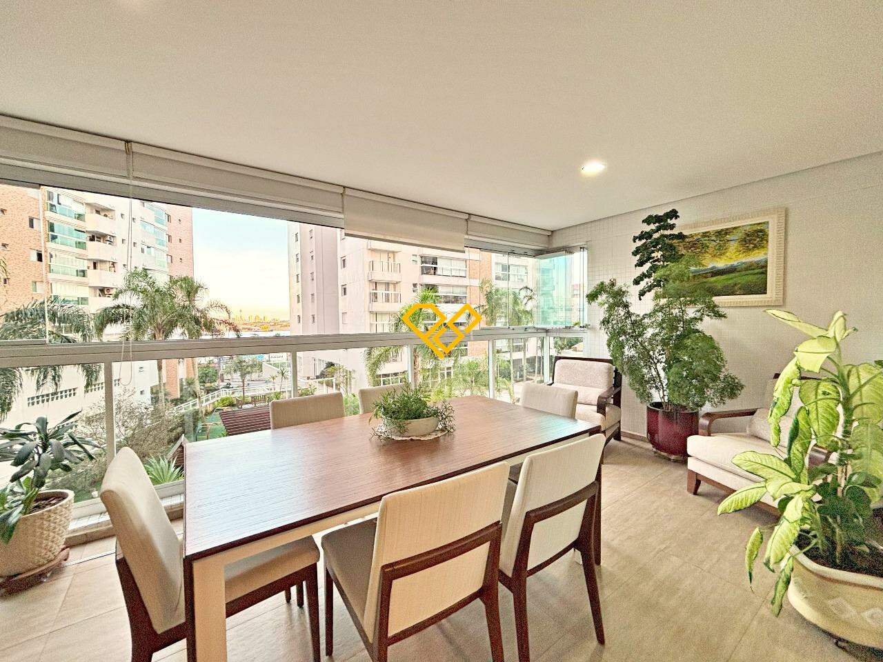Apartamento à venda no Ponta da Praia: Varanda com churrasqueira