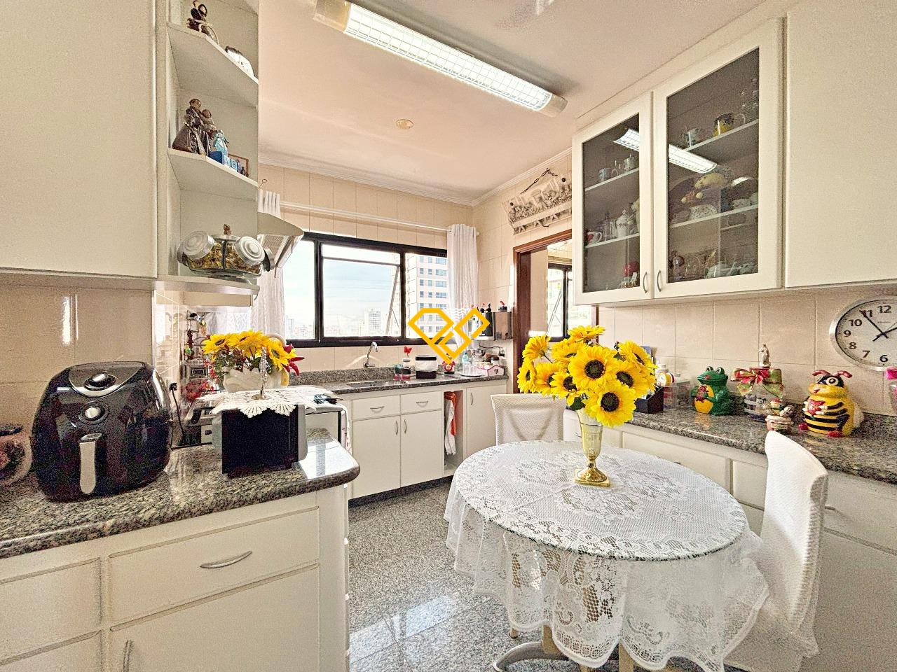 Apartamento à venda no Embaré: Cozinha