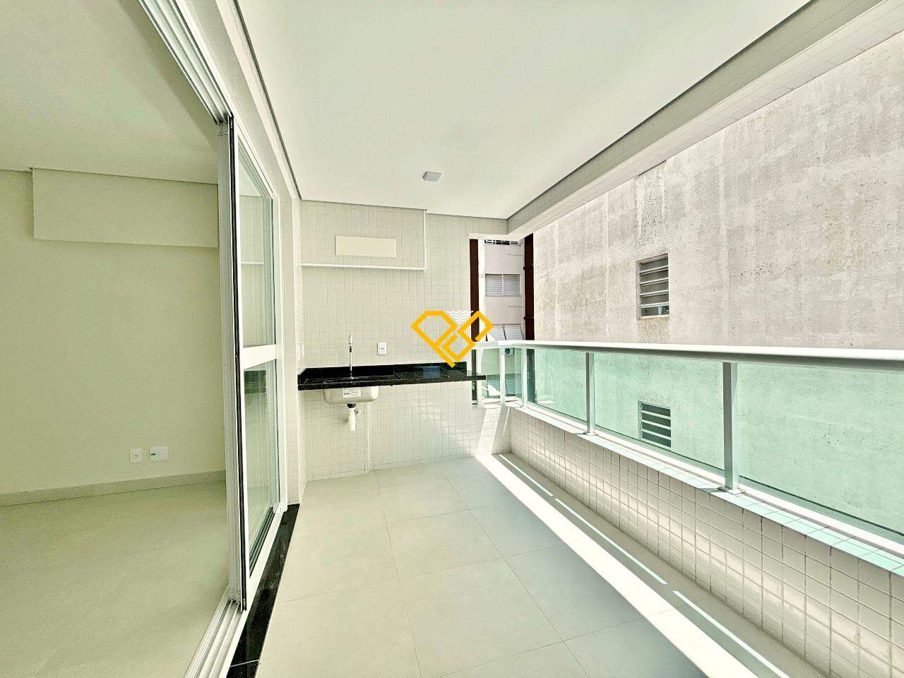 Apartamento à venda no Embaré: Varanda