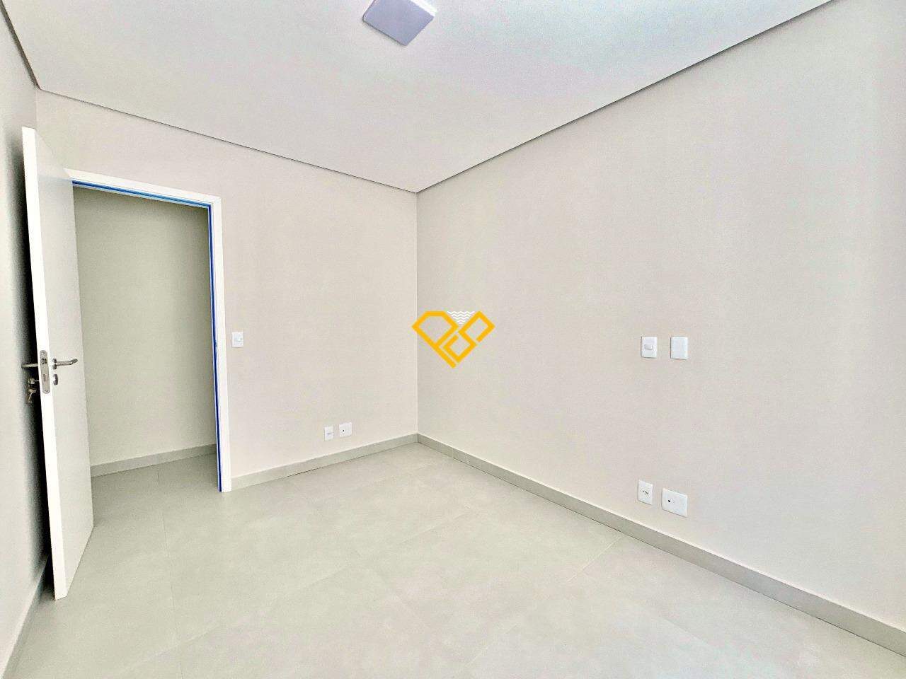 Apartamento à venda no Embaré: Suíte 1