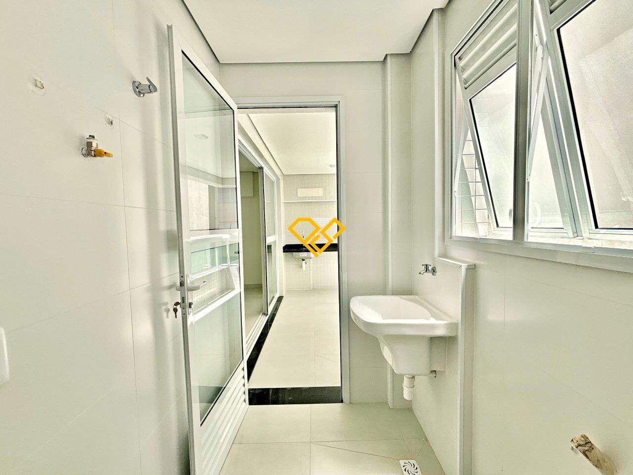 Apartamento à venda no Embaré: Área de serviço