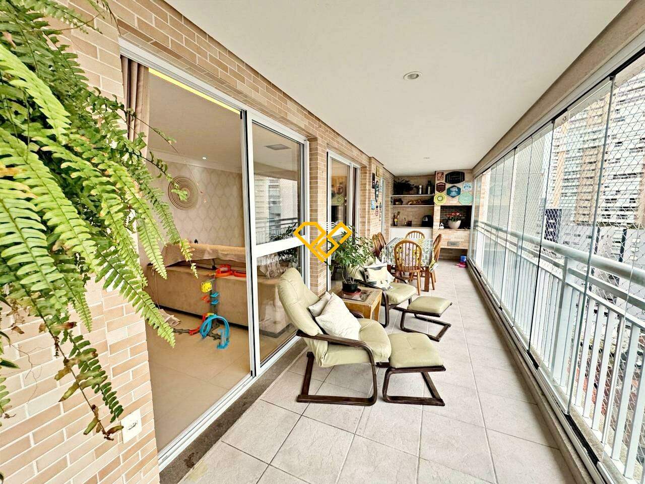 Apartamento à venda no Gonzaga: Varanda com churrasqueira