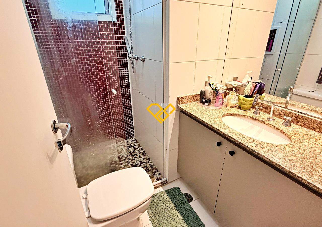 Cobertura à venda no Ponta da Praia: Wc suíte 3