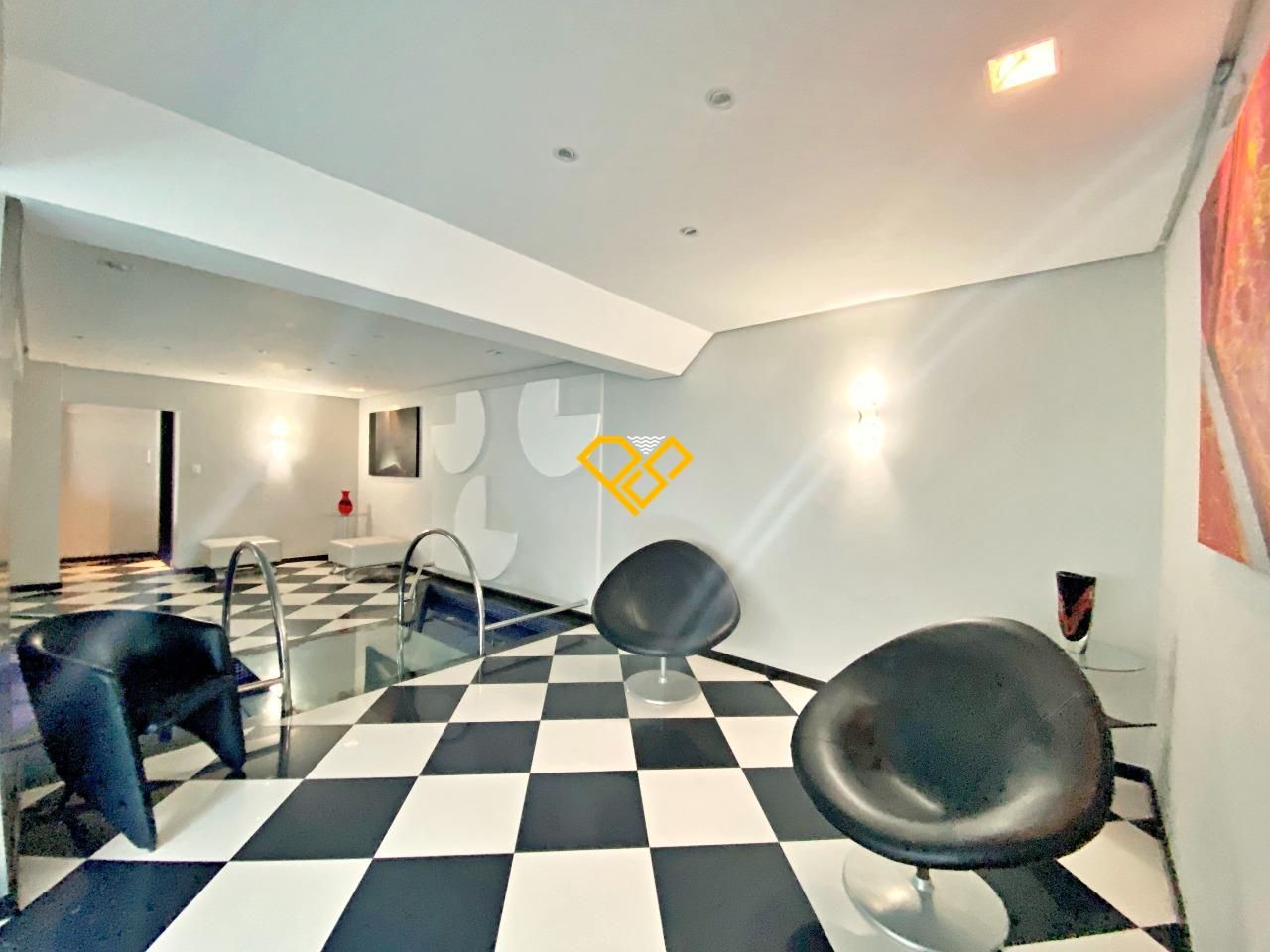 Apartamento à venda no Ponta da Praia: Hall social do condomínio