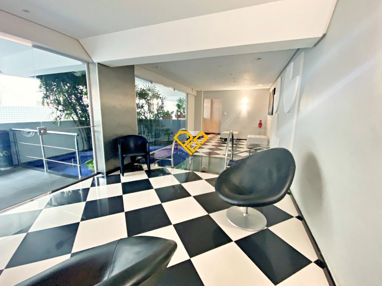 Apartamento à venda no Ponta da Praia: Hall social do condomínio