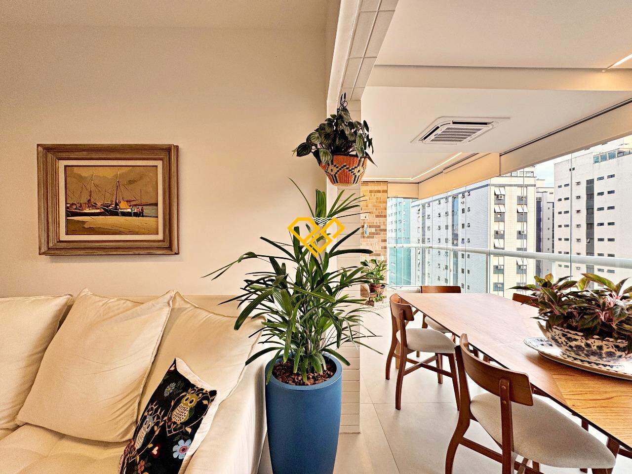 Apartamento à venda no Aparecida: Varanda e sala