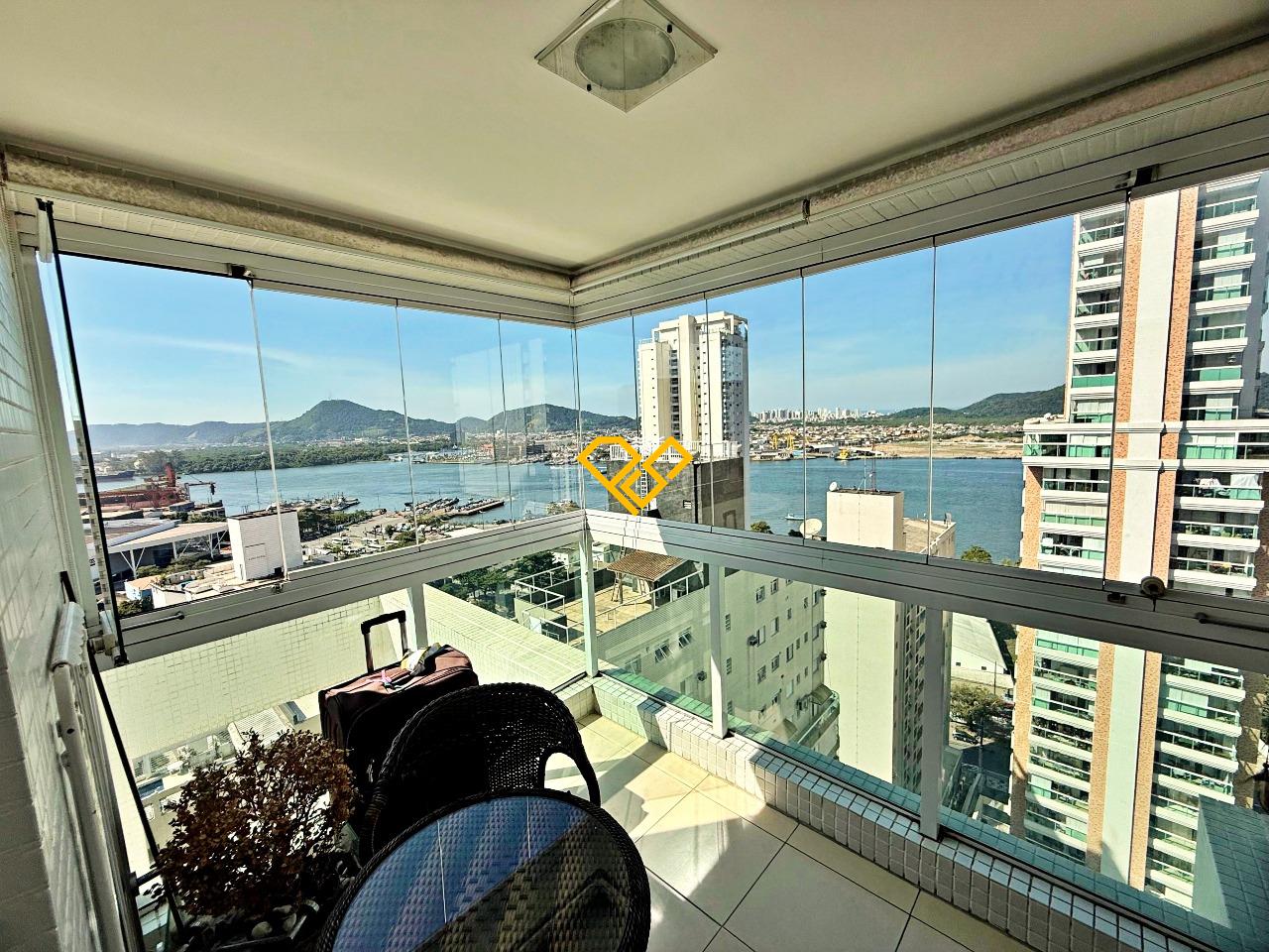 Apartamento à venda no Ponta da Praia: Varanda suíte master