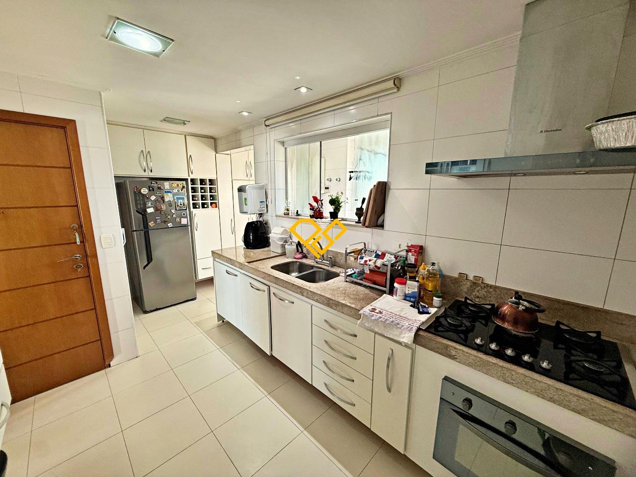 Apartamento à venda no Ponta da Praia: Cozinha