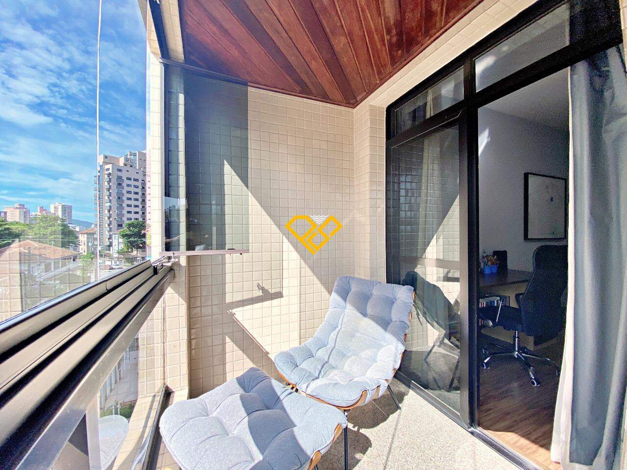 Apartamento à venda no Ponta da Praia: Varanda