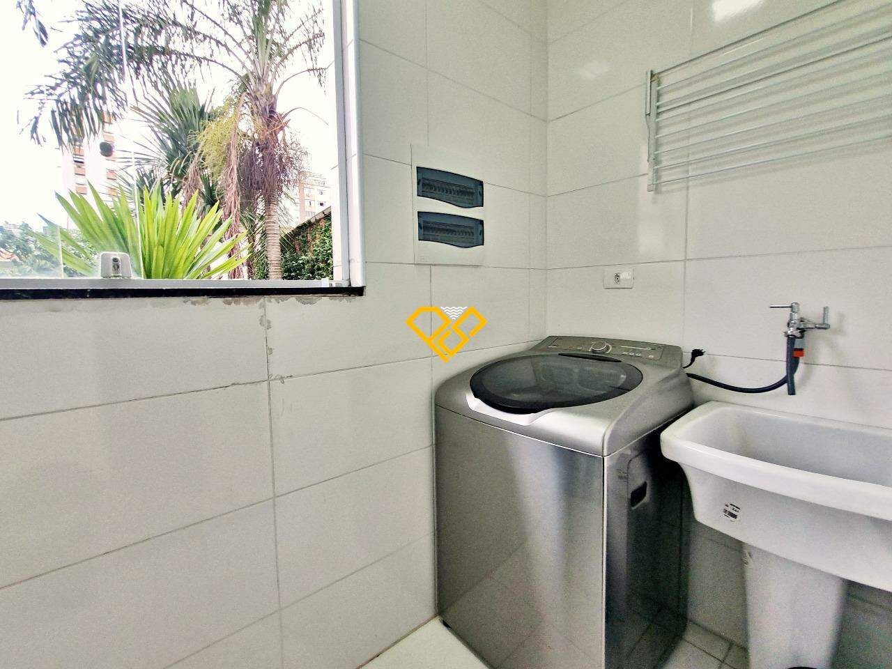 Casa à venda no Embaré: Área de serviço