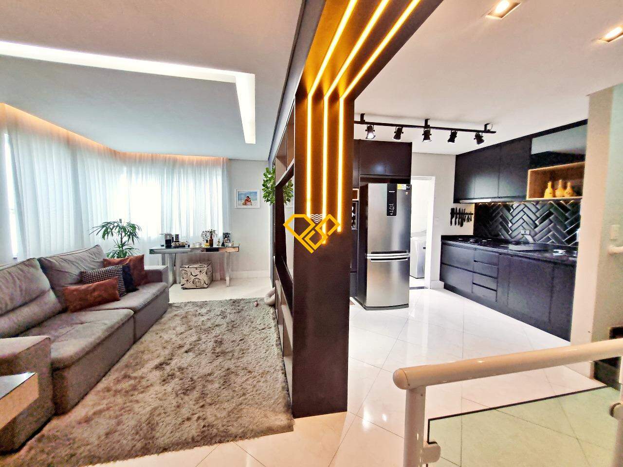Casa à venda no Embaré: Sala e cozinha