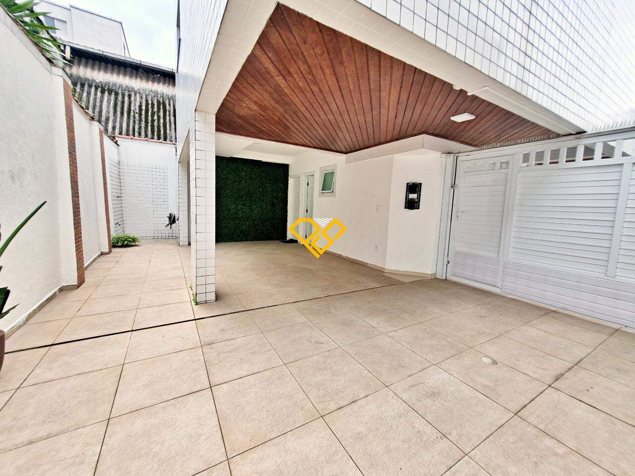 Casa à venda no Embaré: Garagem