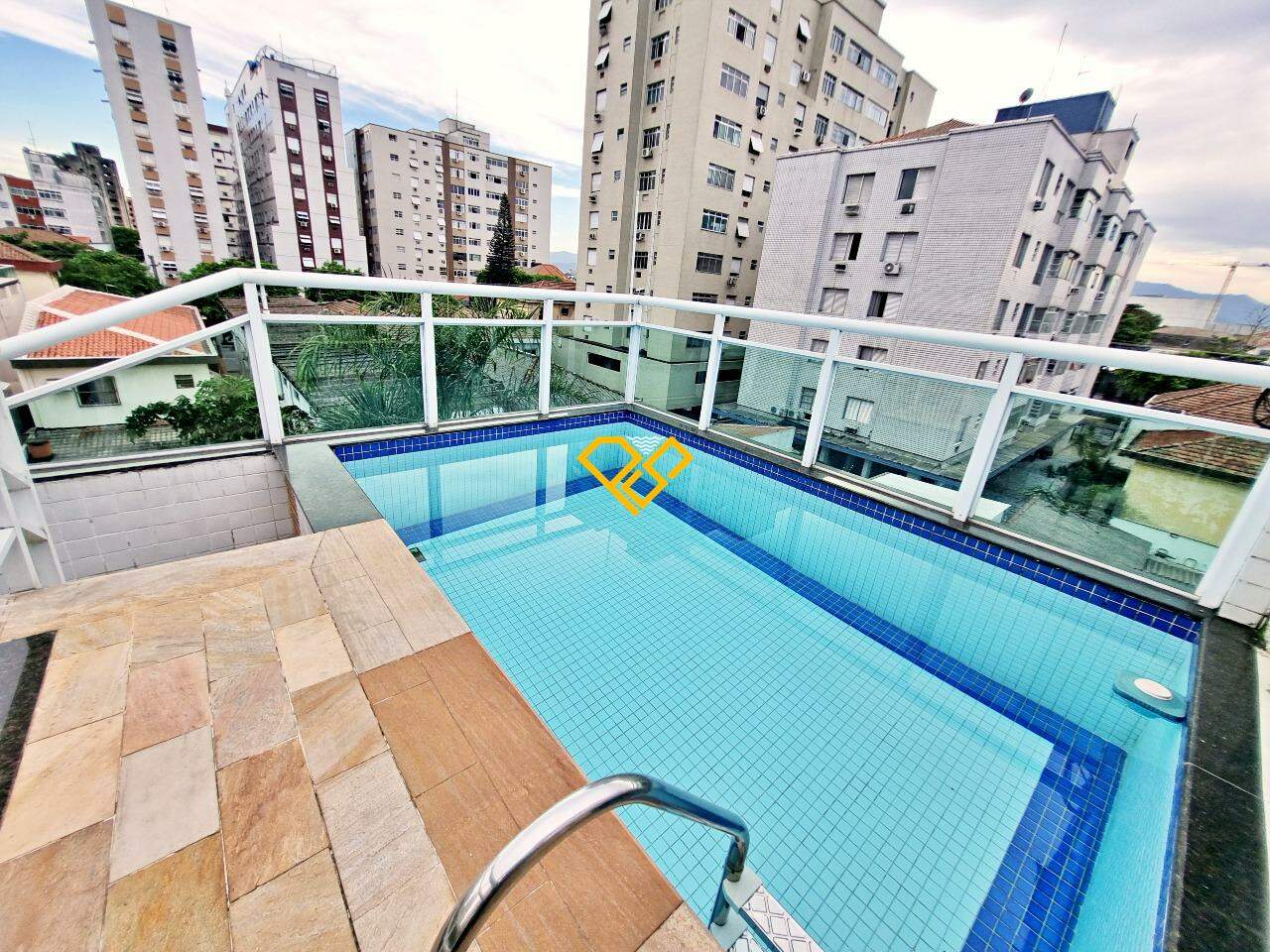 Casa à venda no Embaré: Piscina