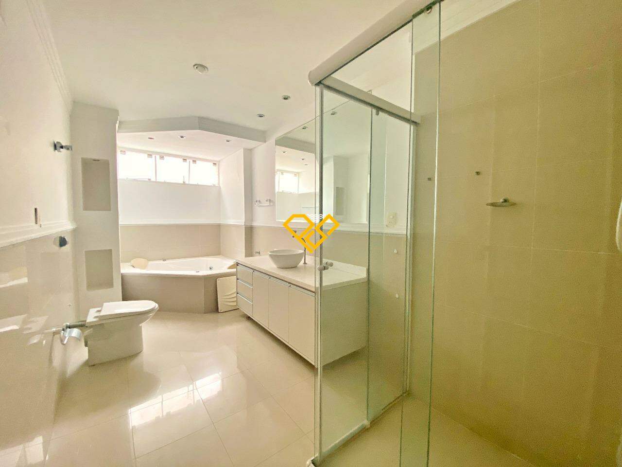 Apartamento para aluguel no Boqueirão: Wc social