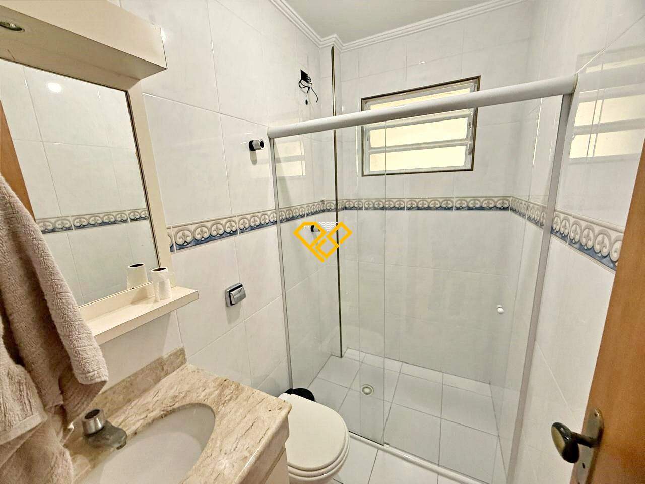 Sobreposta Baixa à venda no Embaré: Wc suíte 2