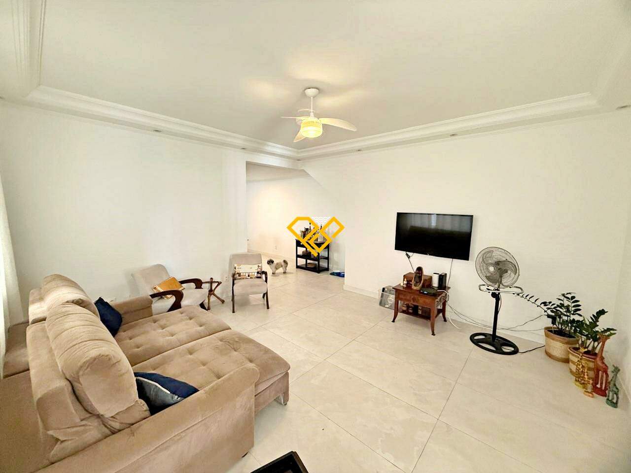 Sobreposta Baixa à venda no Embaré: Sala